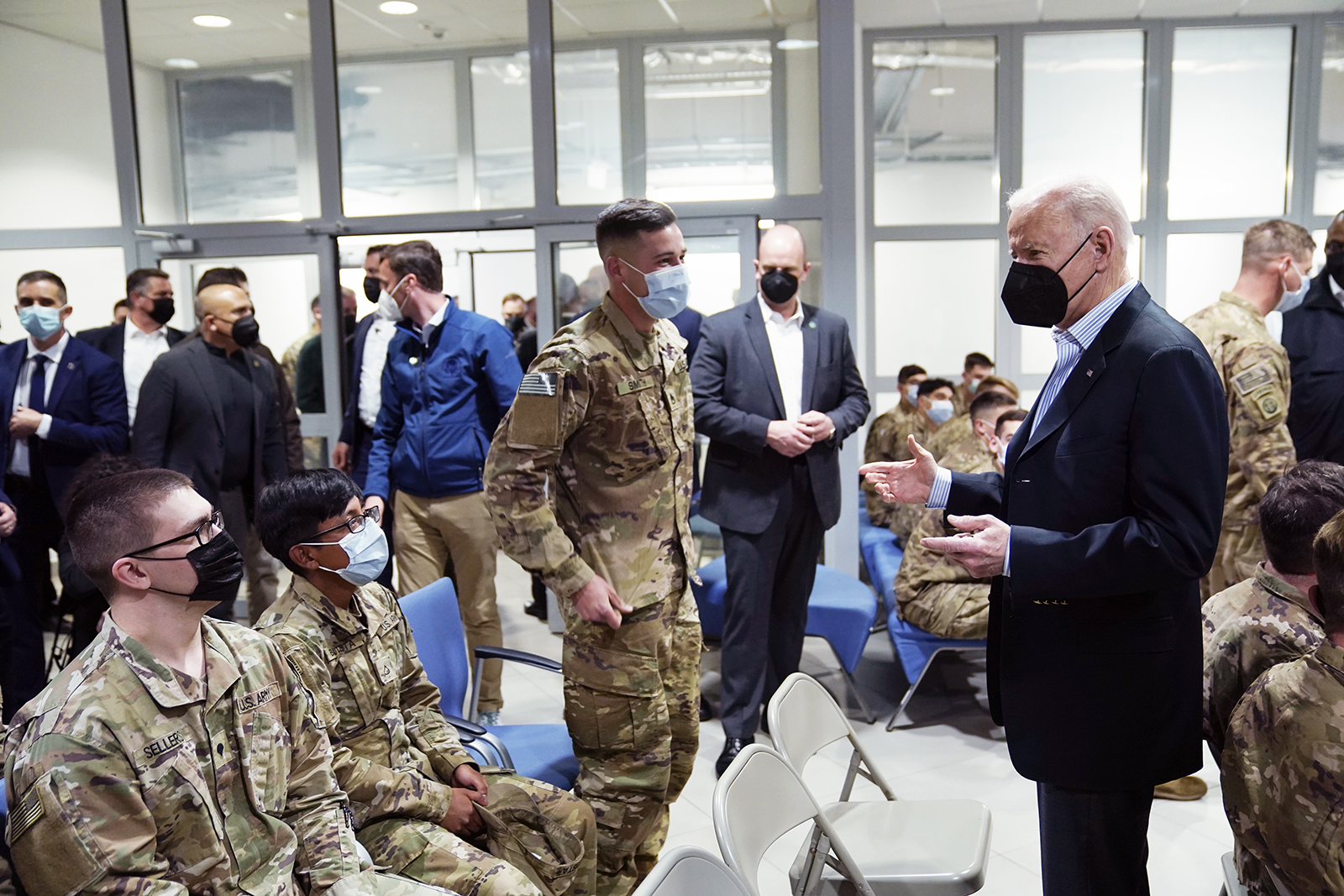 Ready to strike-Biden meets with US 82nd Airborne Division in Poland
