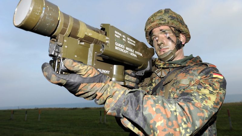 US delivers lethal Stinger anti-aircraft missiles to Ukraine, sources say