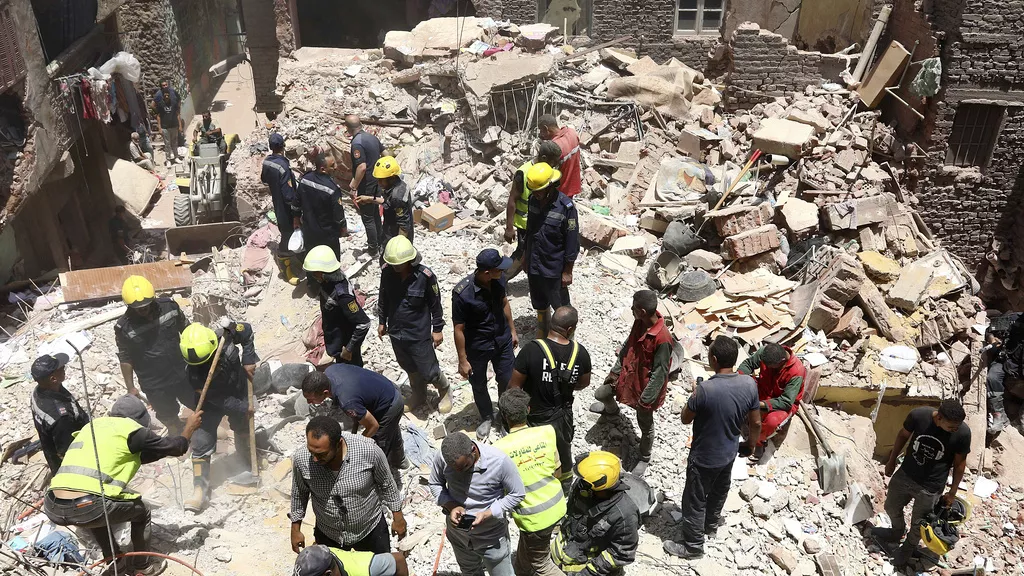 building collapses in Cairo