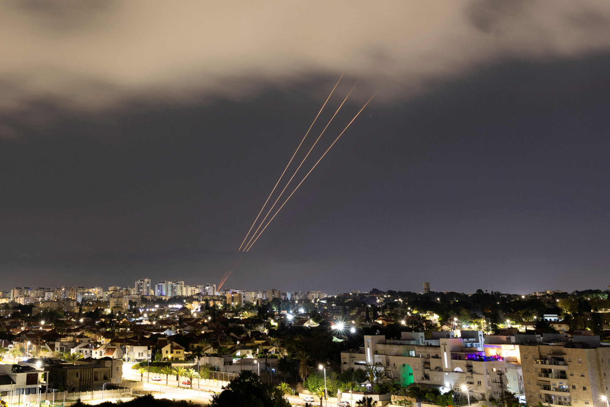 Israel plans response to Iranian missile attack